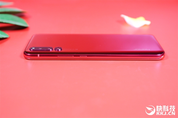 3D仿生感光+石墨烯散热！荣耀Magic 2 3D感光版图赏