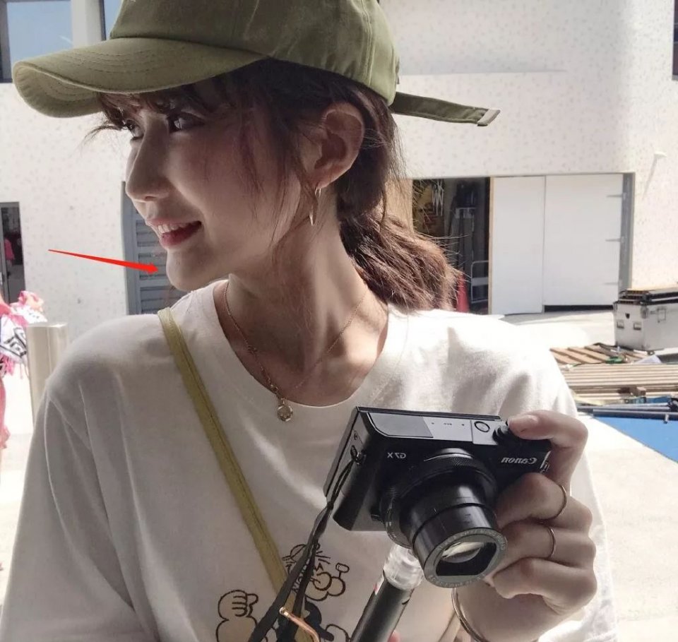 自曝换头的彭王者也是许凯的前任？让众女友撕X的家暴男劈腿史有点多呐…