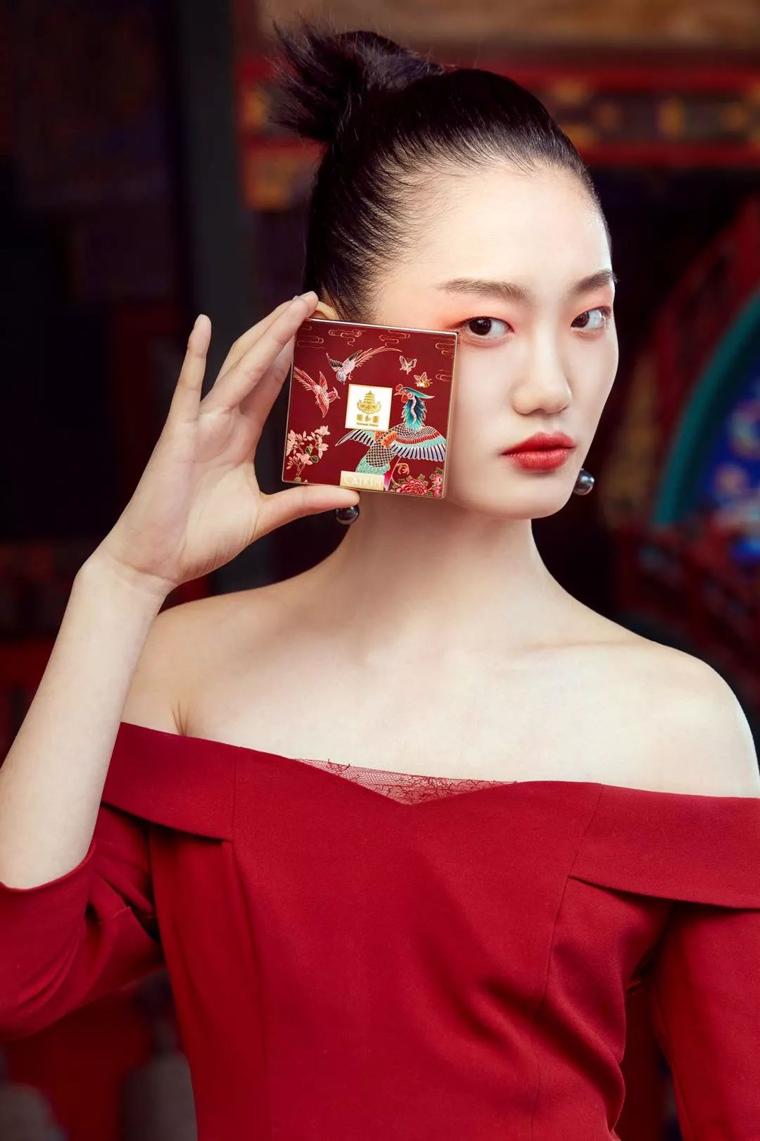 从土味姑娘到时尚秀场，看这些老牌如何玩转大美中国风！