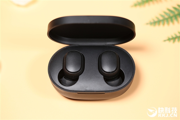 续航4小时 Redmi真无线蓝牙耳机AirDots图赏