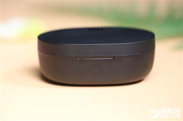 续航4小时 Redmi真无线蓝牙耳机AirDots图赏