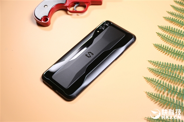 骁龙855+液冷3.0!黑鲨游戏手机2图赏