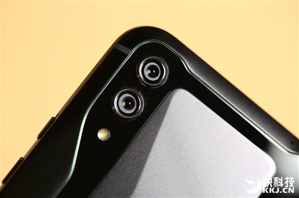 骁龙855+液冷3.0!黑鲨游戏手机2图赏