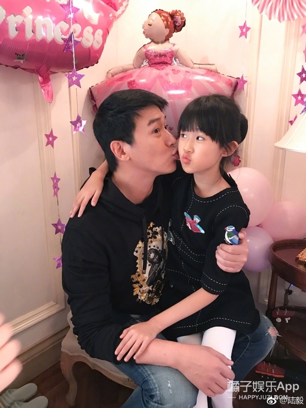 还记得《爸爸去哪儿》里的贝儿吗？她现在长这样啦！