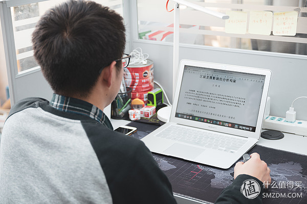 垂直鼠标好在哪?细品罗技 Logitech MX Vertical 人体工学鼠标独到之处