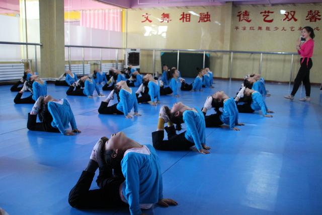 最全民族舞基本功训练技巧,你都知道吗?