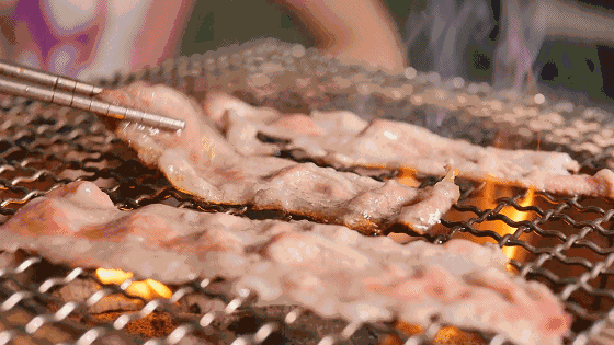 沈阳这家泥炉烤肉店，实在很“狂野”！