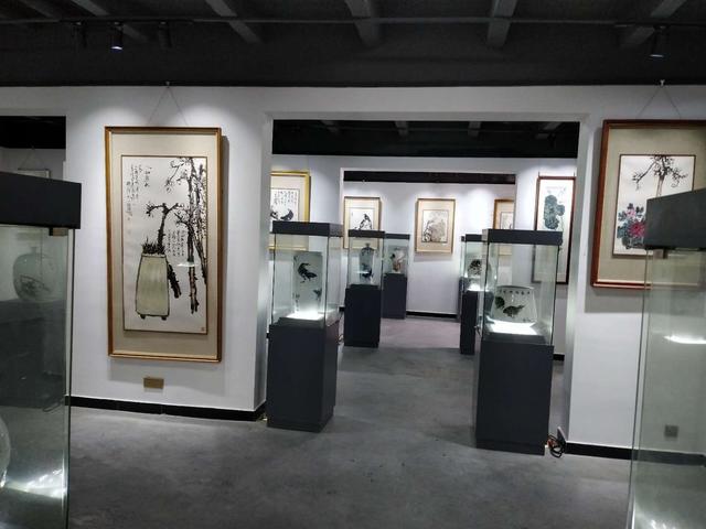 齐白石画虾、徐悲鸿画马,著名画家金大翁花十年时间画八哥