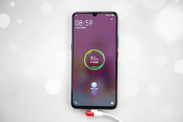 苹果降价500仍高不可攀，网友表示iQOO这几点比iPhone更良心