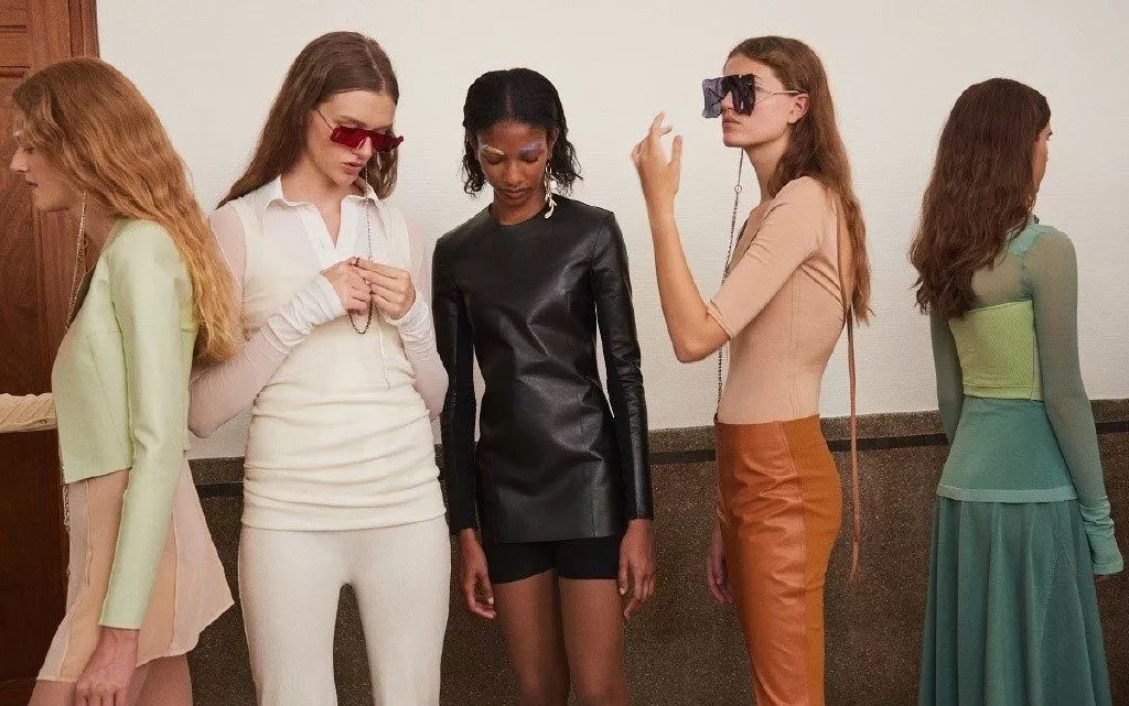 除了杨幂带火的牛仔裤,你真的了解Acne吗?