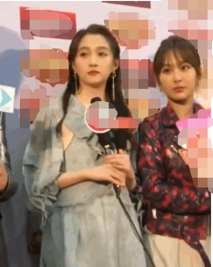 杨紫和关晓彤同框又被秒，网友：谁和关晓彤照相都吃亏
