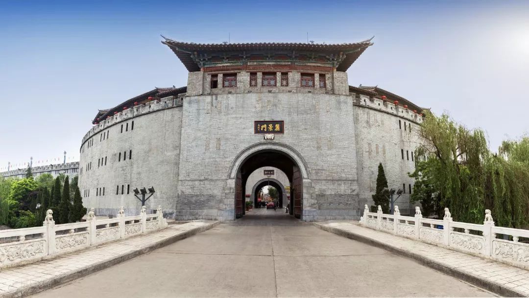 外媒眼中的“中国第一古都”！花开时节动京城 错过等一年