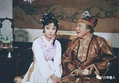 《红楼梦》的爵位,官名是否完全遵照清代官品制度?