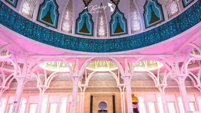 最有名的华人寺庙遇上最粉色的清真寺庙 只有这个城市能看到