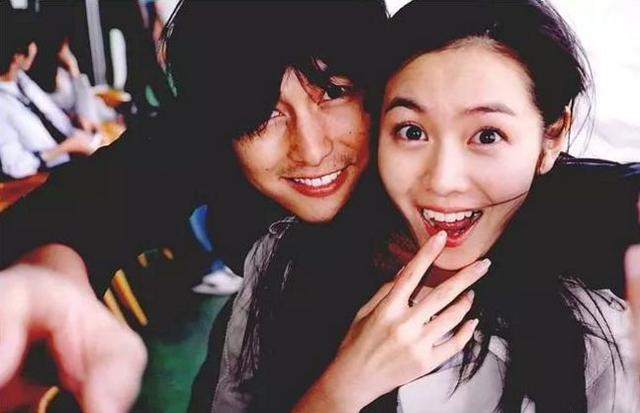 打败全智贤,撩倒宋慧乔前男友,37岁被小6岁奶狗“恋”上