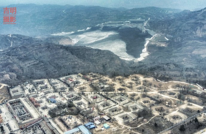 地平线下的古村落—陕州地坑院