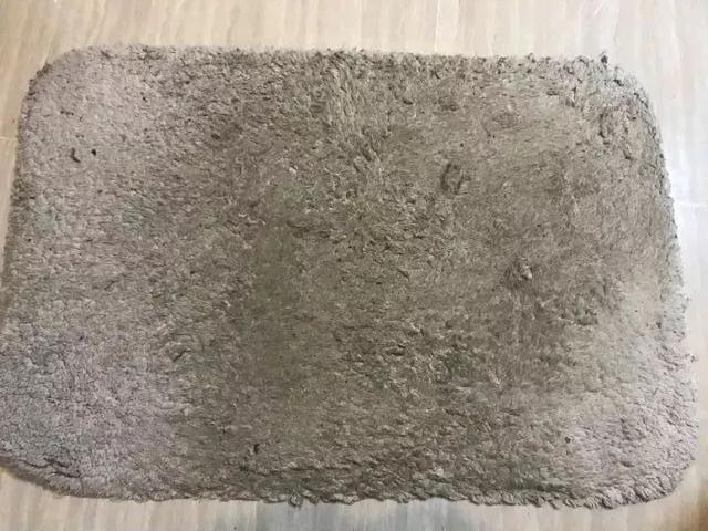 妙手巧主妇都是怎么清洗浴室脚垫的?答:不洗|记1块神奇脚垫