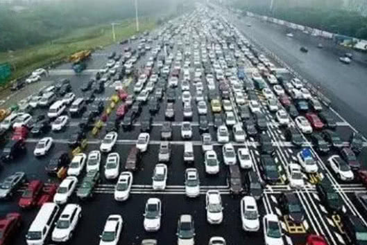 这个装置开着耗油，在多雨城市来说又更“致命”，开车前要关掉它