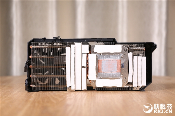 技嘉Aorus RTX 2080 Ti Xtreme 11G显卡拆解图赏