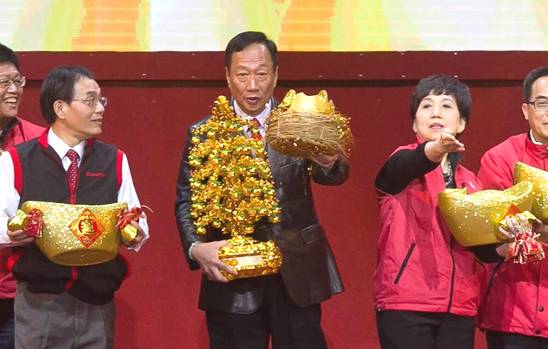 富士康背后的女人，她是鸿海最有权的2号人物，郭台铭花钱得向她要！