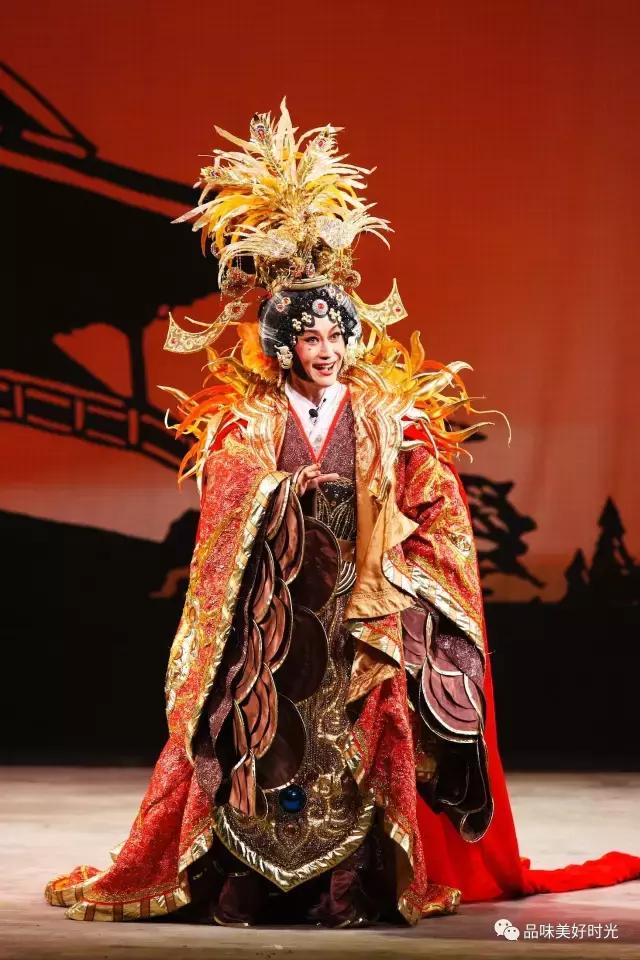 梅韵俊风 “吴氏青衣”神清骨俊 —— 记艺术大家吴汝俊的人生之梦