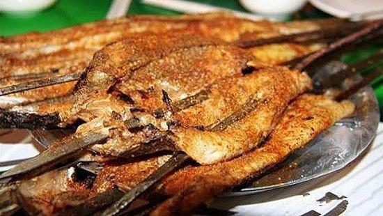 丝绸之路 | 库尔勒:500公里无人沙漠公路,你需要吃口香梨压压惊