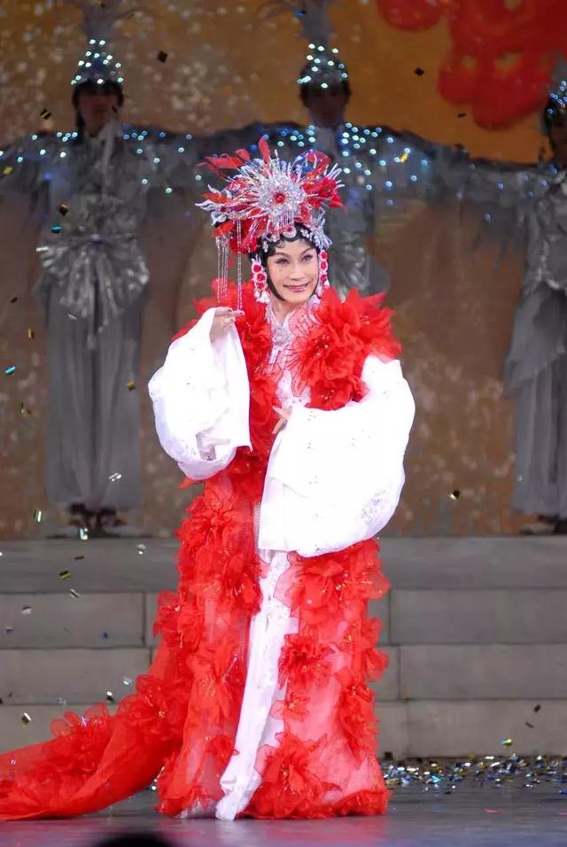梅韵俊风 “吴氏青衣”神清骨俊 —— 记艺术大家吴汝俊的人生之梦