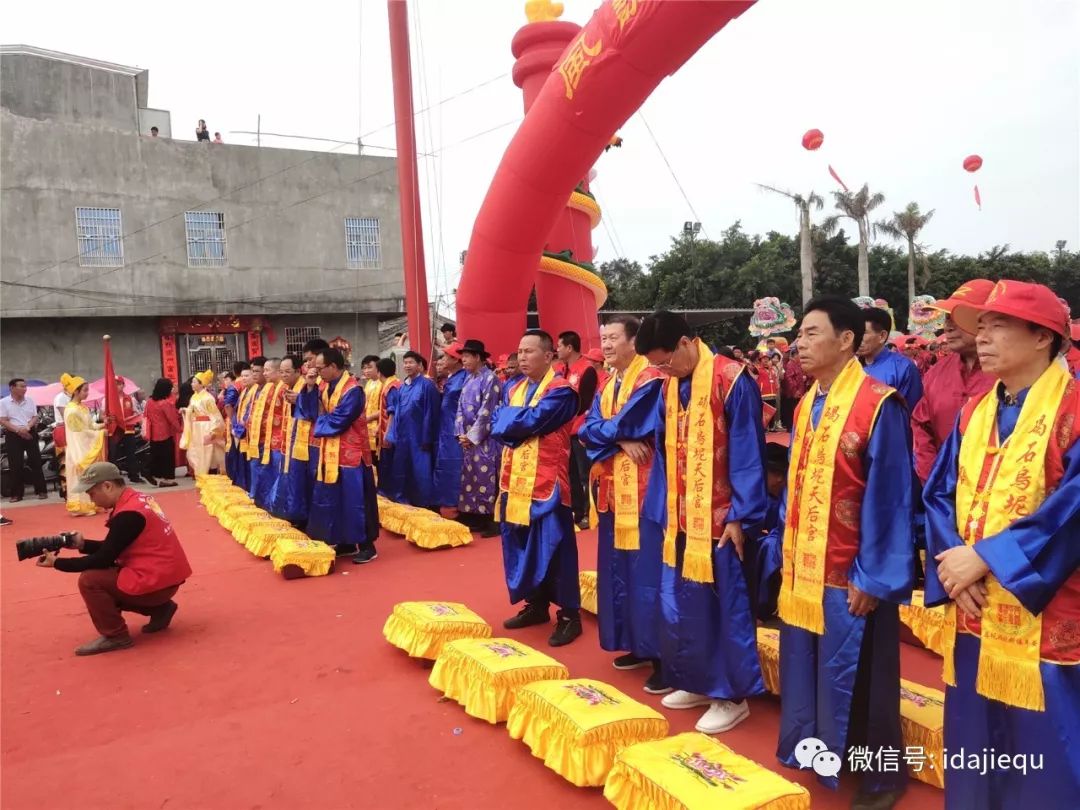 促进两岸妈祖文化交流,碣石乌坭天后宫在理事会会长卓孝普的带领下,于