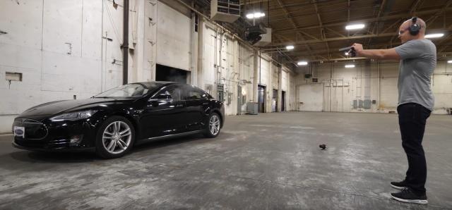 有人把特斯拉改成了防弹车！