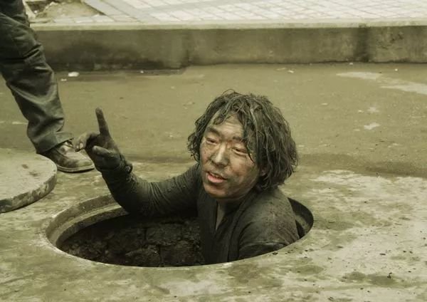 马云邀请他做代言人，林志玲对他膜拜，都是因为他的高情商？