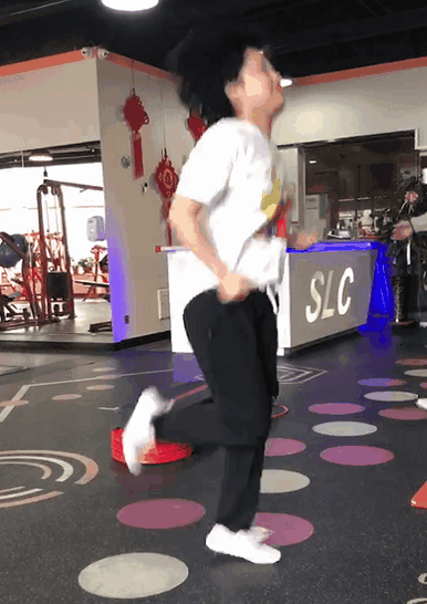 有没有人告诉我 为啥我跑的特别像顺拐了?