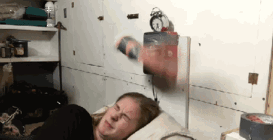 “五一档”首日票房5.95亿；阿里回应拆分“大中台”模式：假的； Facebook称其AI技术可以更快发现仇恨言论 |