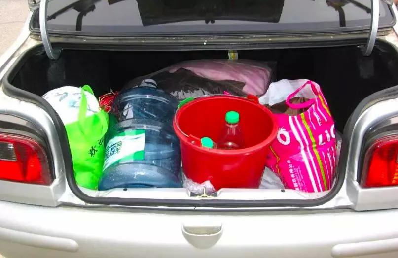 行李厢并不是“百宝箱”，四不放你记住了吗？