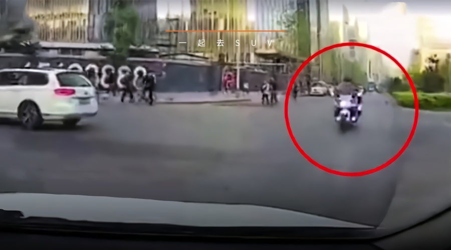 “女司机左转被本田摩托撞上，反要赔13万”后续：91%的人表示不服！