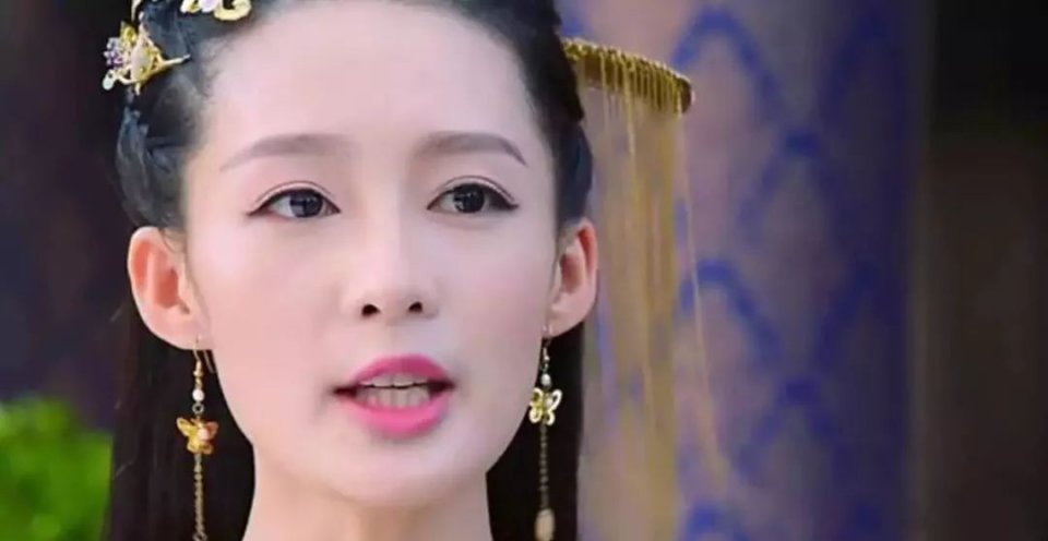 乔欣杨洋恋情再添锤，前任李沁发博暗示，但她一张嘴就输给乔欣了