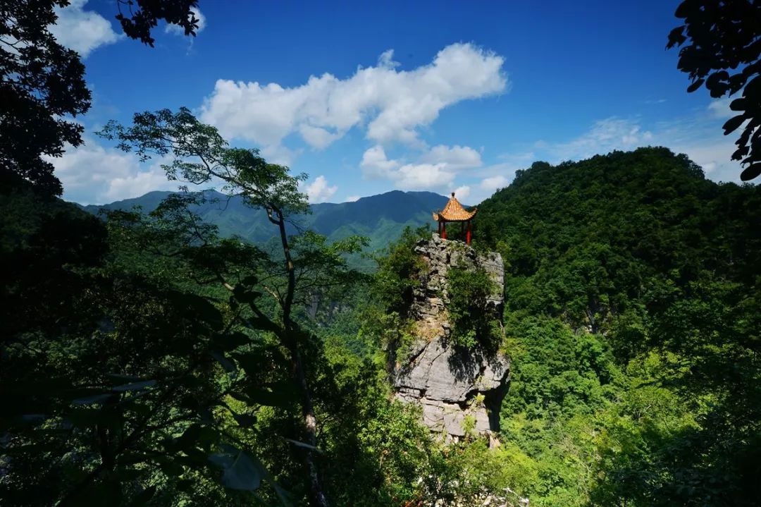 "中国旅游日 神往岩屋沟" 房县徒步登山活动等你来参加!__凤凰网