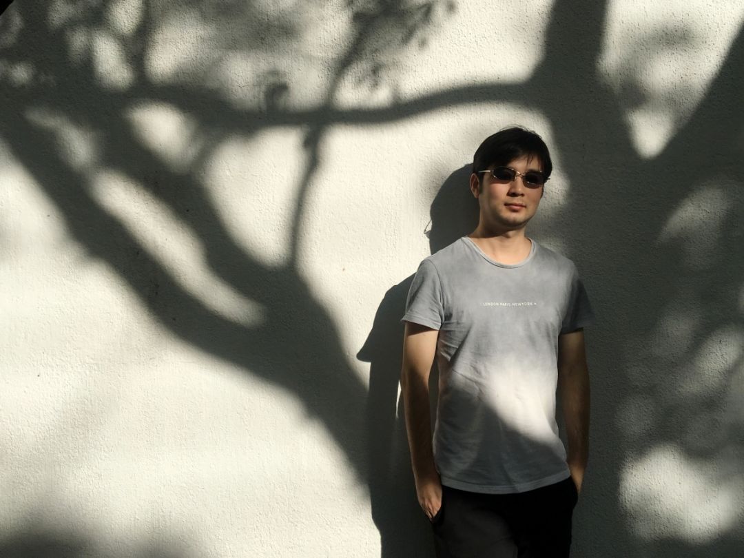 我们将褪下忙碌生活黑白的底色 | 赵俊《少年行吟录》__凤凰网