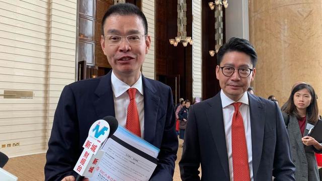 传奇东亚银行屡遭欧美对冲基金狙击,香港李家百年五代传承今交棒