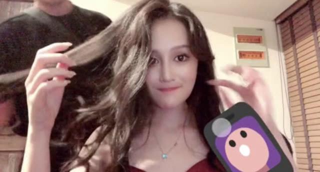 赵本山女儿越来越美，她承认整容“做了新鼻子”三个月减肥50斤
