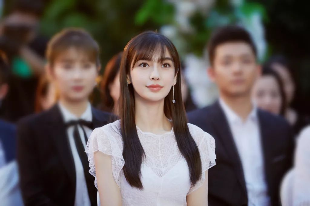 《摩天大楼》新片花,杨颖卷发造型貌美出众,杨子姗演技更高