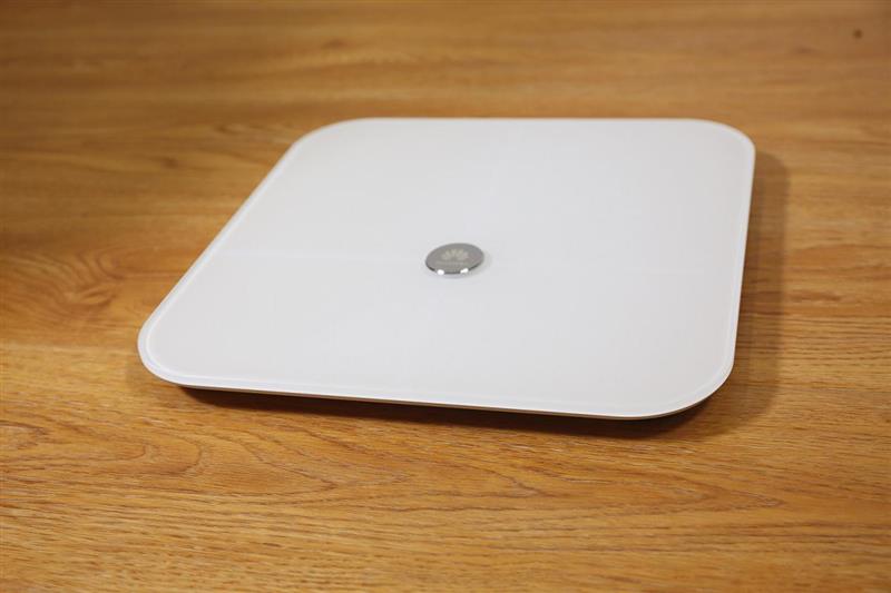 称脂肪、测心率 华为智能体脂秤WiFi版评测：加量不加价的良心升级