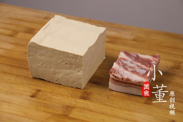 小董教您豆腐最好吃的做法，比麻婆豆腐好吃多了，拿肉都不换
