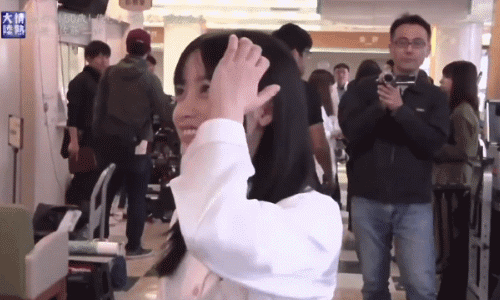 她如果是国内女星，估计会天天被嘲吧…
