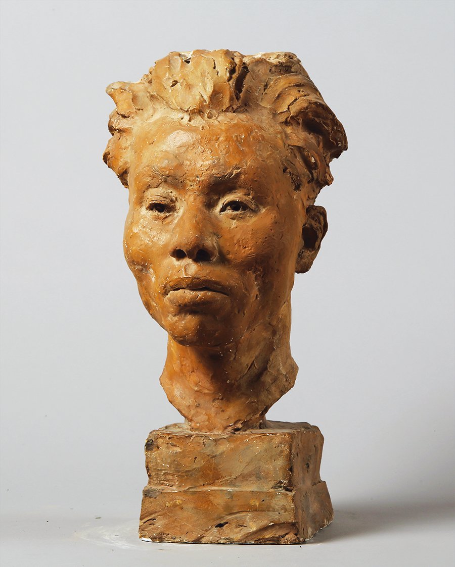 谢尔盖 谢利哈诺夫 《上海工人头像》雕塑 石膏 1957 40×18×20cm 艺术家家庭收藏
