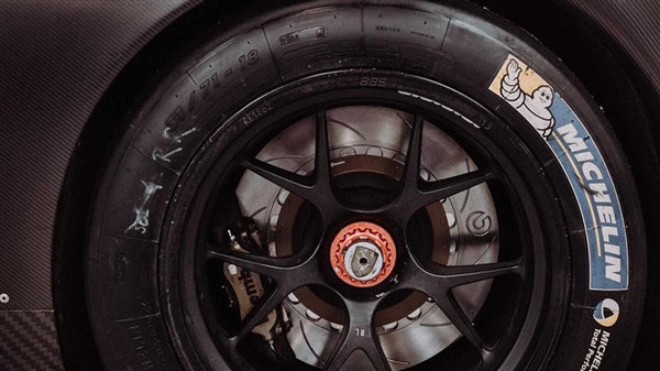 性能比肩“老大哥”918!保时捷全新935发布