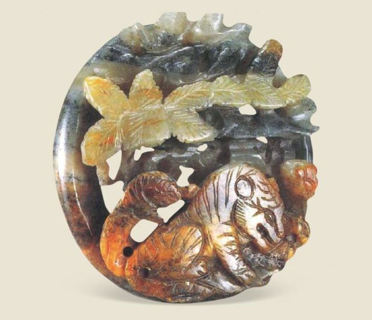 青玉巧作卧虎绦环
