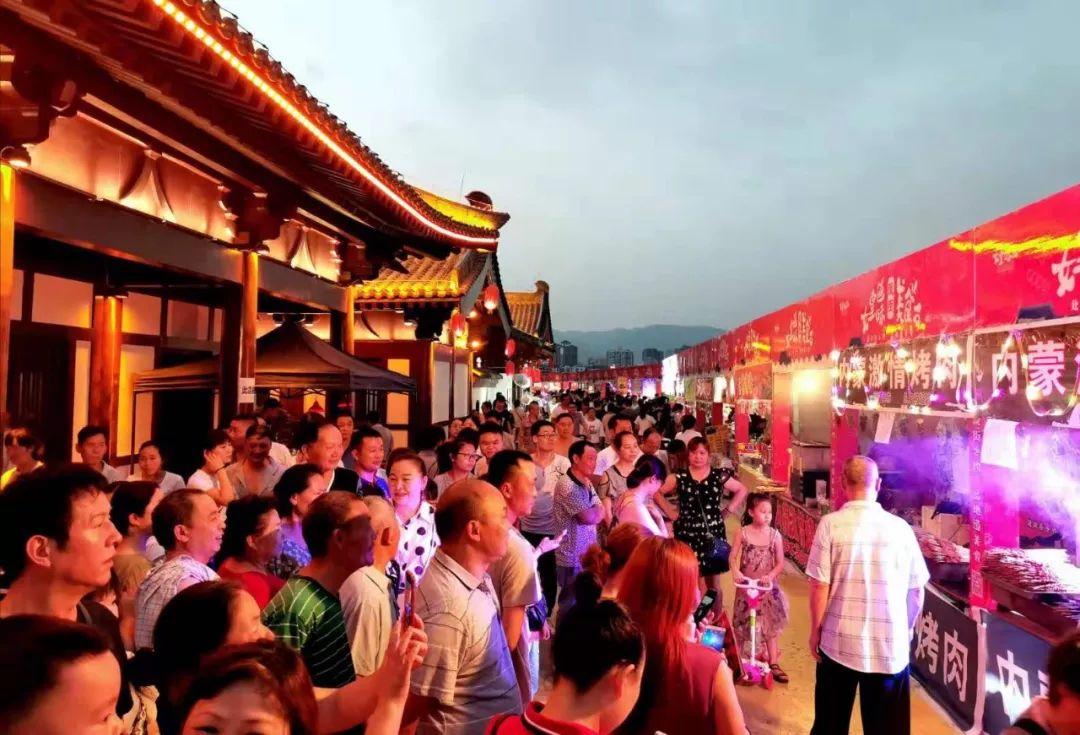 【关注】周末相约凤街,赴女皇味道美食节盛宴!