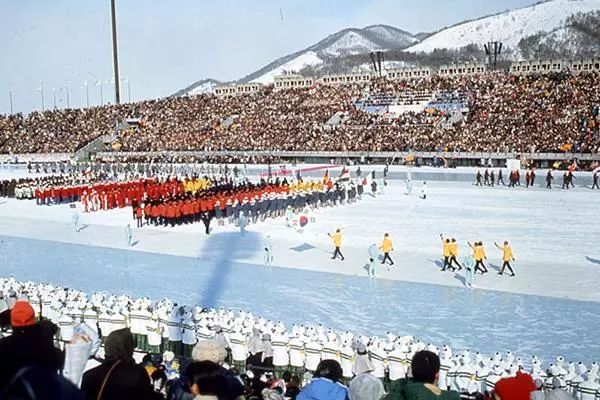 其次是产业转型,北海道抓住了70年代科技发展的机遇,开会由传统的开采