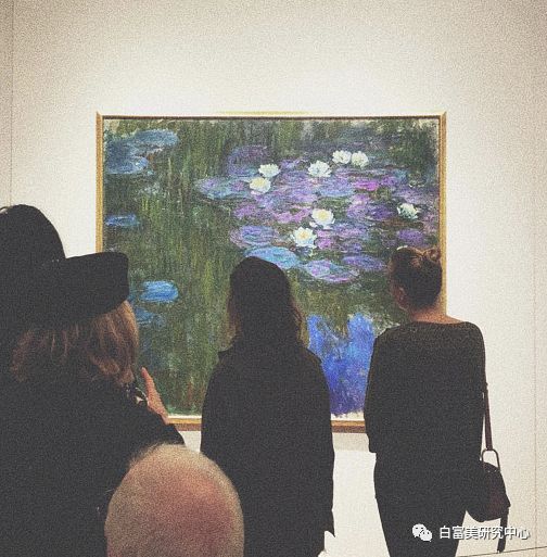 The only family that has been rich for more than 15 generations, at the age of 22, she lay down and crushed half of the celebrity circle.