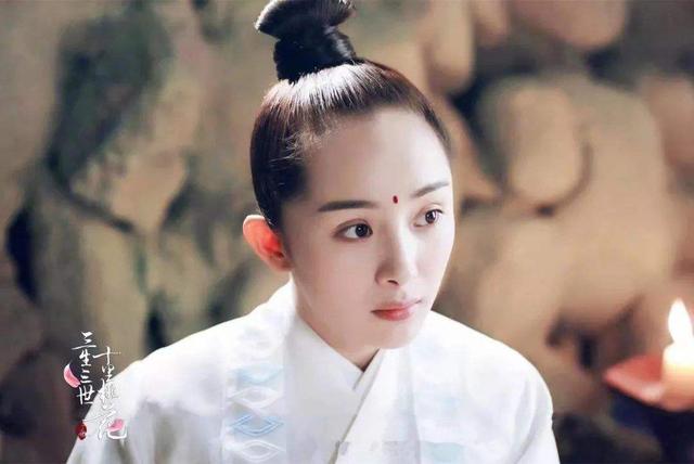 蔡徐坤发际线是不是男明星里最低的?网友:岁数大了后移一点刚好